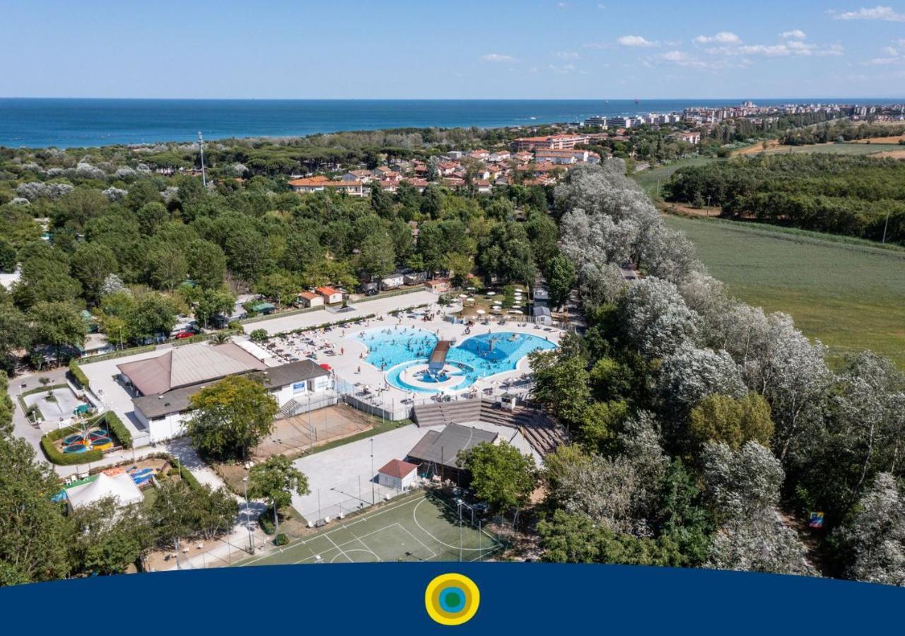 Hotel Club Del Sole Adriano Family Collection Punta Marina Exterior foto